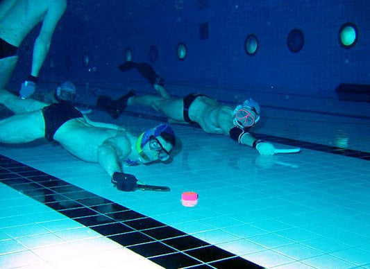 Underwater Hockey players love the wrist stabilization! - WristWidget® 